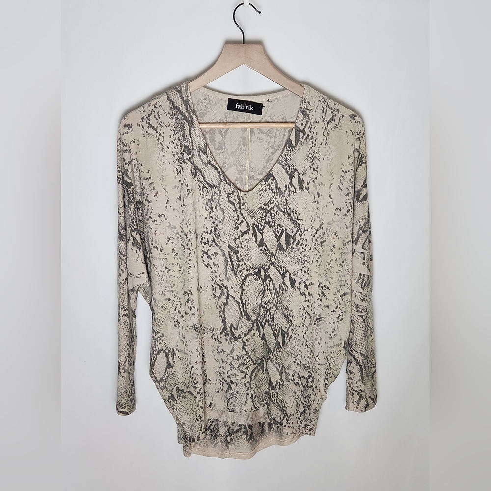 Fab'rik Small Beige Snake Print Lightweight Bat Wing Long Sleeve Sweater